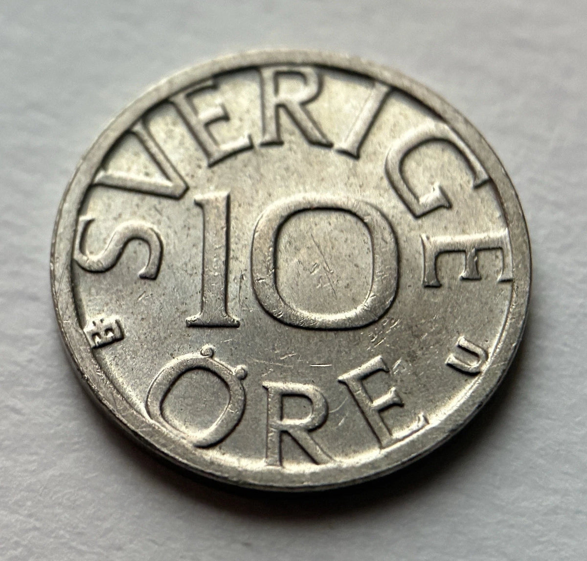 10 Öre 1986 | Schweden | Carl XVI. Gustaf Monogramm | Kupfer-Nickel Münze | schön