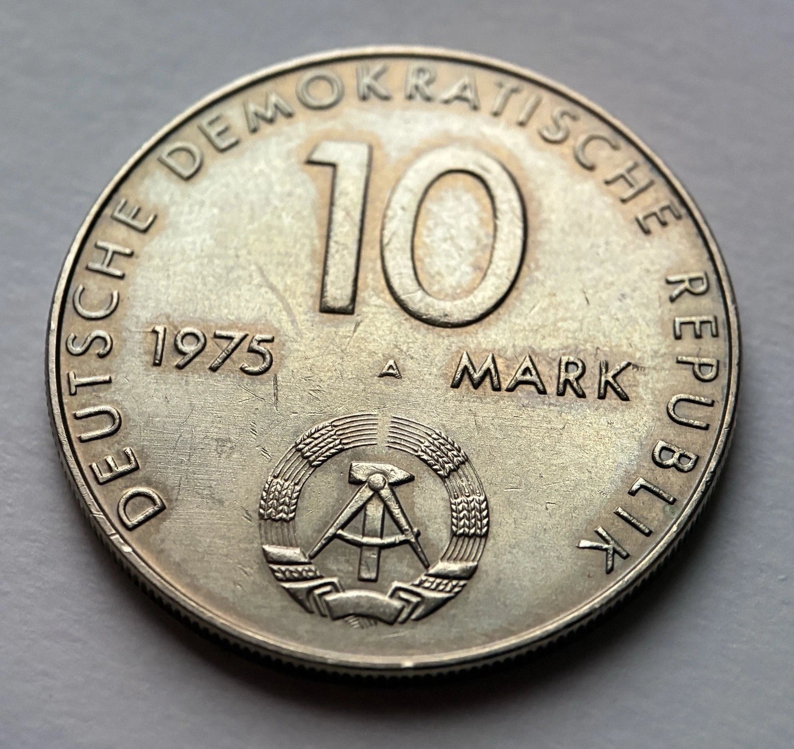 10 Mark 1975 A | Deutsche Demokratische Republik (DDR) | 20 Jahre Warschauer Vertrag | Kupfer-Zink-Nickel | Gedenkmünze | sehr schön
