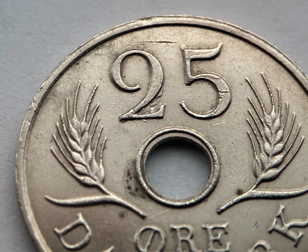 25 Øre 1967 | Dänemark | König Frederik IX. | Lochmünze | Kupfer-Nickel Münze | schön