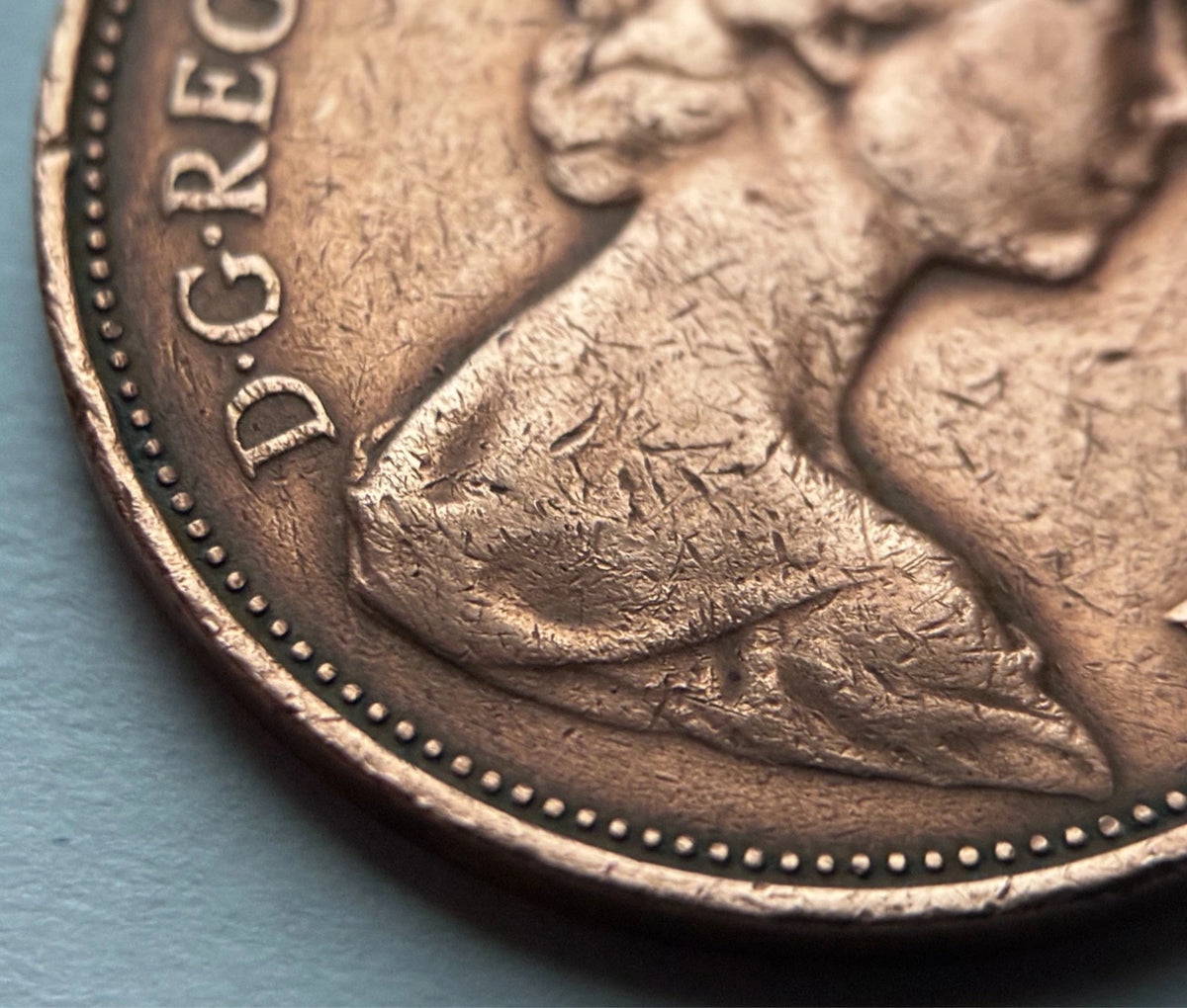2 New Pence 1971 | Großbritannien | Königin Elizabeth II. & Federbusch | Münze aus Bronze | schön