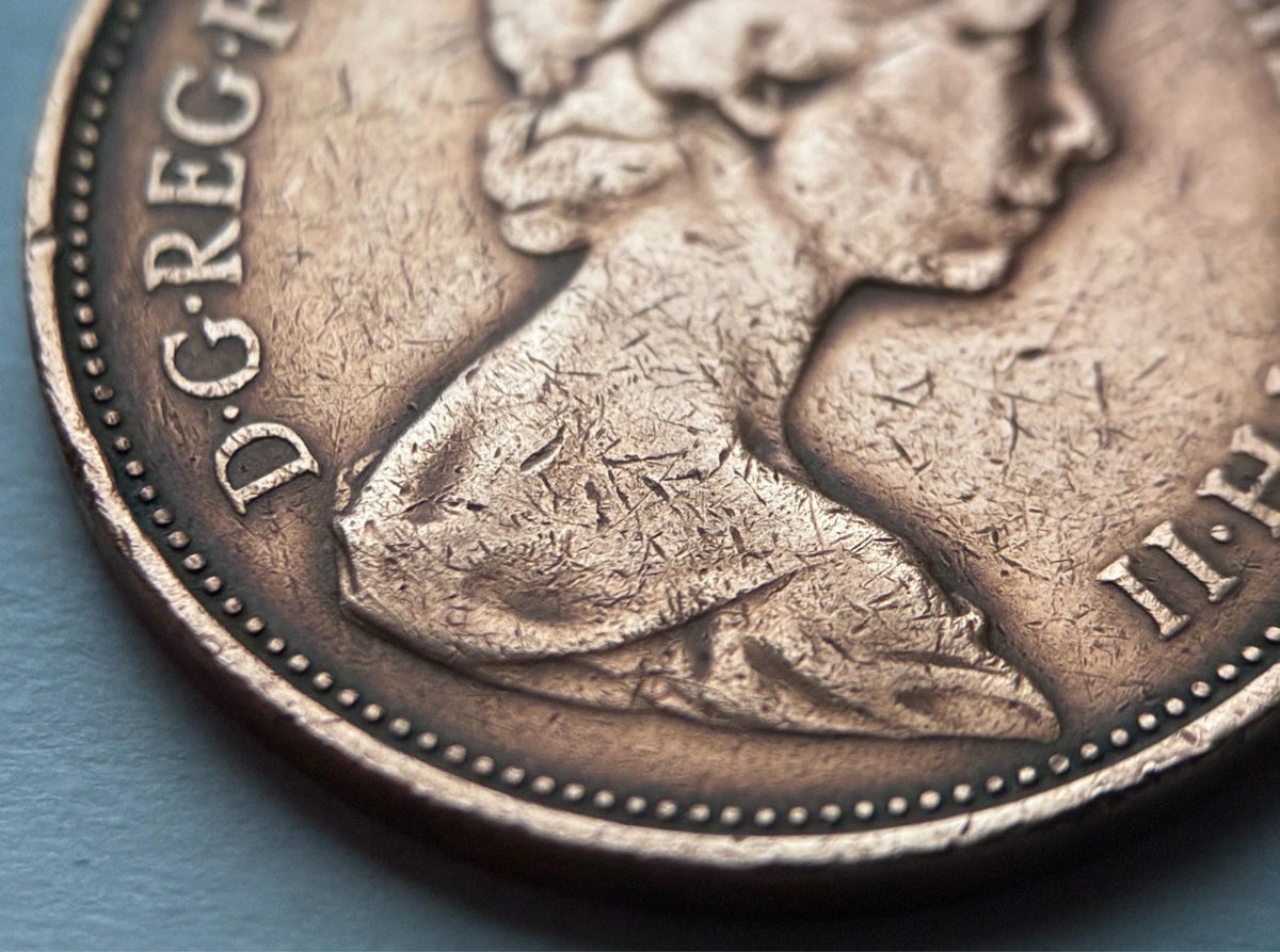 2 New Pence 1971 | Großbritannien | Königin Elizabeth II. & Federbusch | Münze aus Bronze | schön