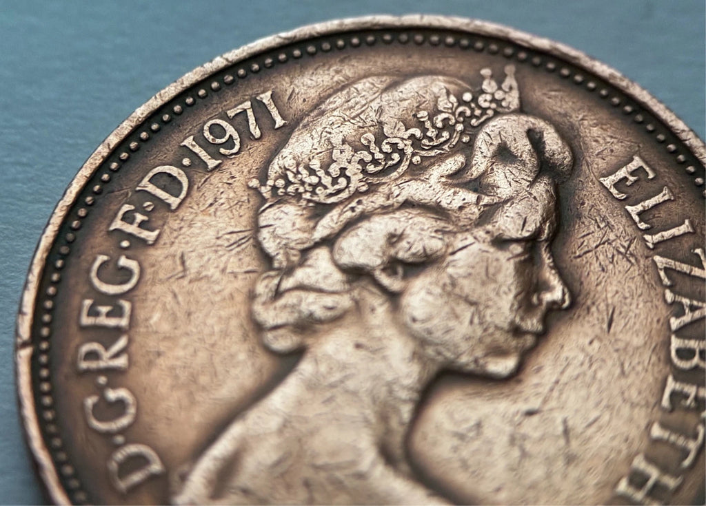 2 New Pence 1971 | Großbritannien | Königin Elizabeth II. & Federbusch | Münze aus Bronze | schön