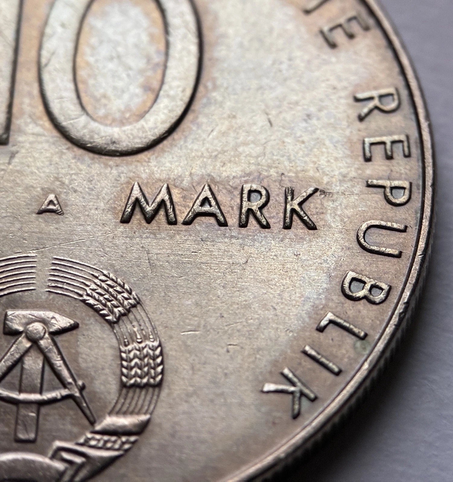 10 Mark 1975 A | Deutsche Demokratische Republik (DDR) | 20 Jahre Warschauer Vertrag | Kupfer-Zink-Nickel | Gedenkmünze | sehr schön