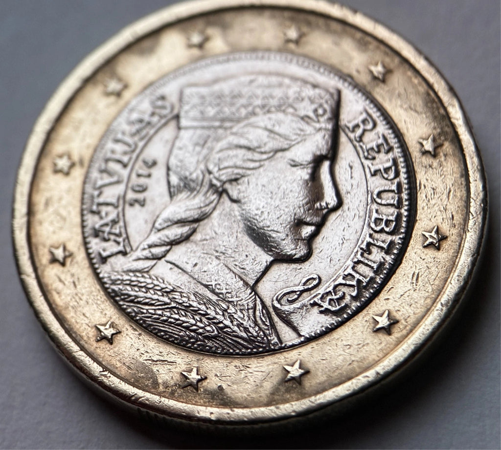 1 Euro 2014 | Lettland | "Milda" Trachtenmädchen | Bi-Metall Münze