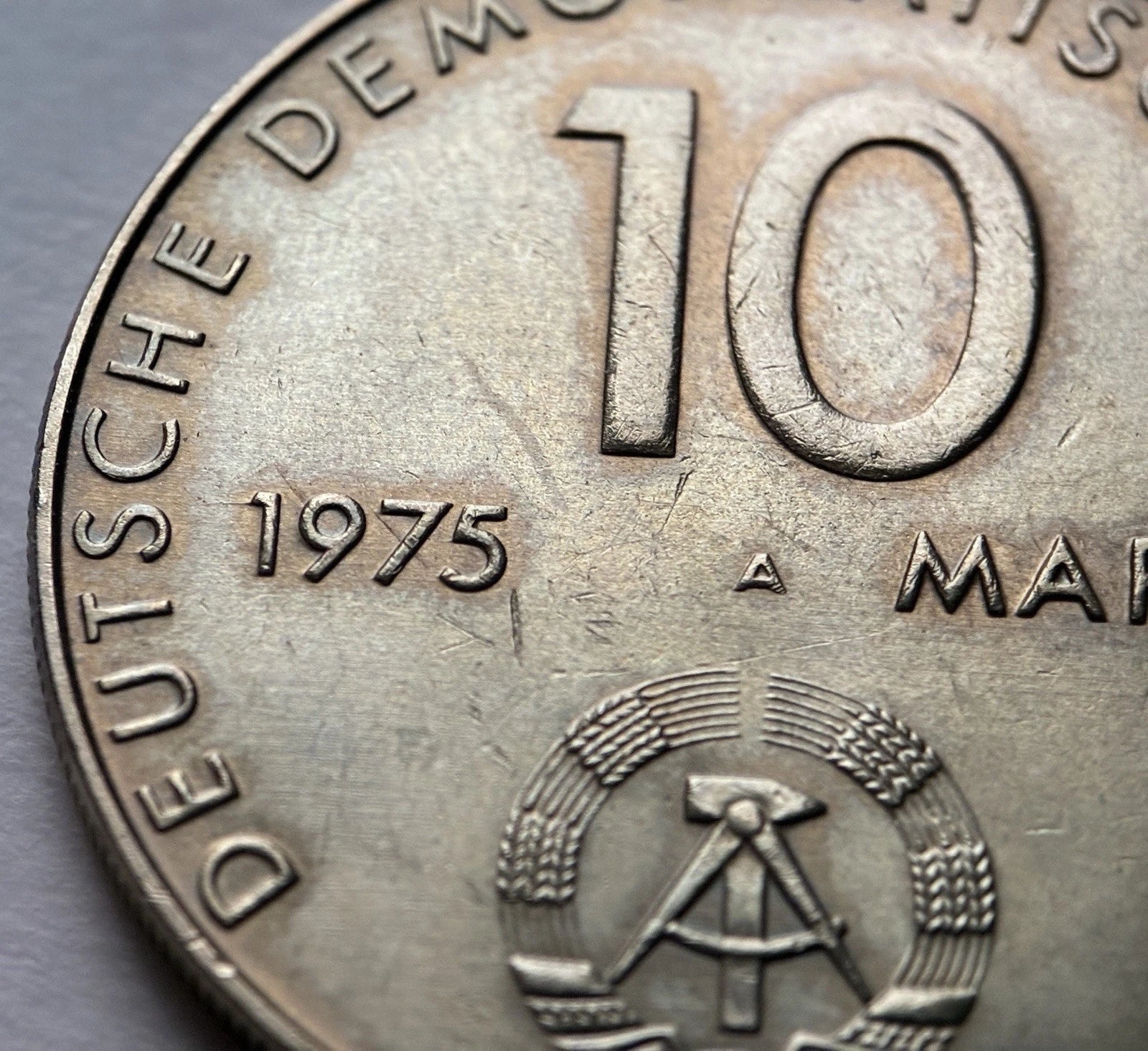 10 Mark 1975 A | Deutsche Demokratische Republik (DDR) | 20 Jahre Warschauer Vertrag | Kupfer-Zink-Nickel | Gedenkmünze | sehr schön
