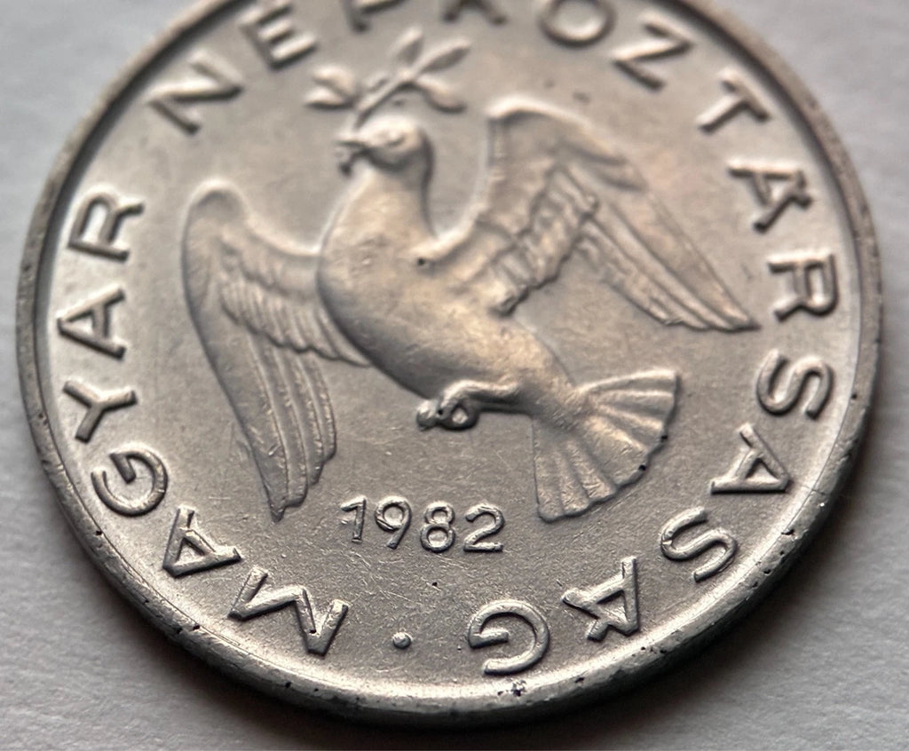 10 Fillér 1982 | Ungarn | Magyar Népköztársaság | Friedenstaube | Aluminium Münze