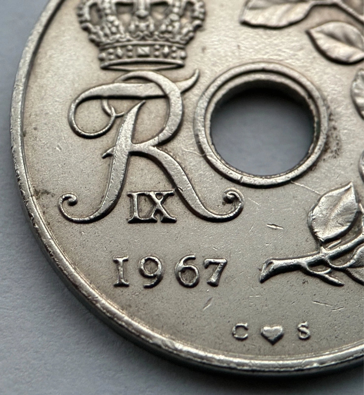 25 Øre 1967 | Dänemark | König Frederik IX. | Lochmünze | Kupfer-Nickel Münze | schön