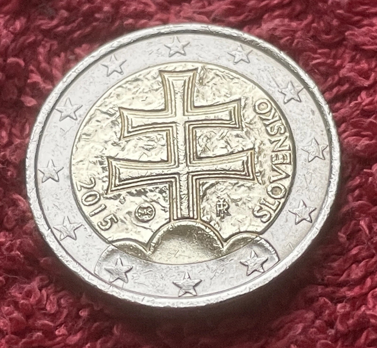 2 Euro 2015 | Slowakei | Patriarchenkreuz | SLOVENSKO | Bi-Metall Münze | Schön