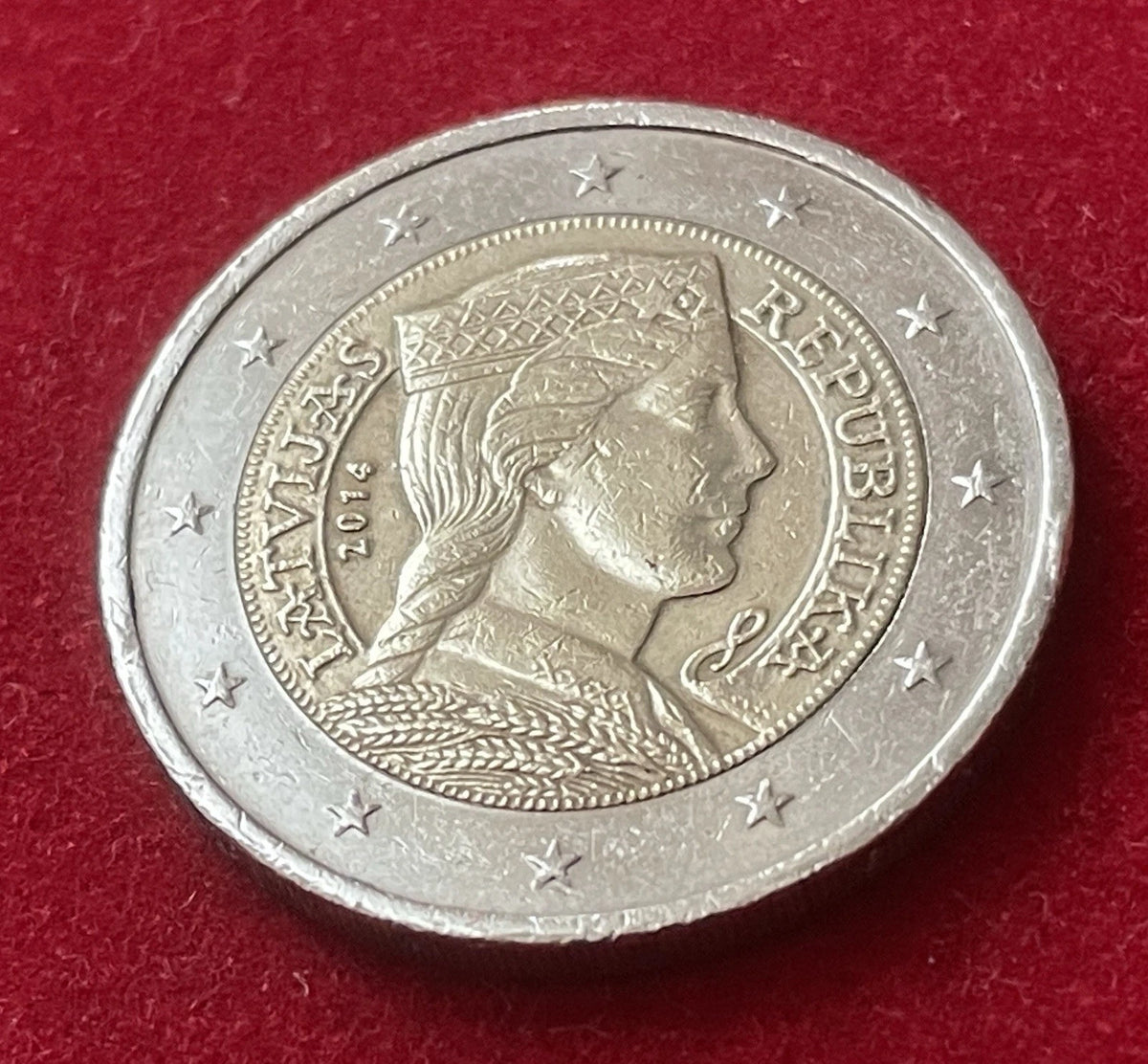 2 Euro 2014 | Lettland | Lettisches Trachtenmädchen | LATVIJAS REPUBLIKA | Bi-Metall Münze | schön