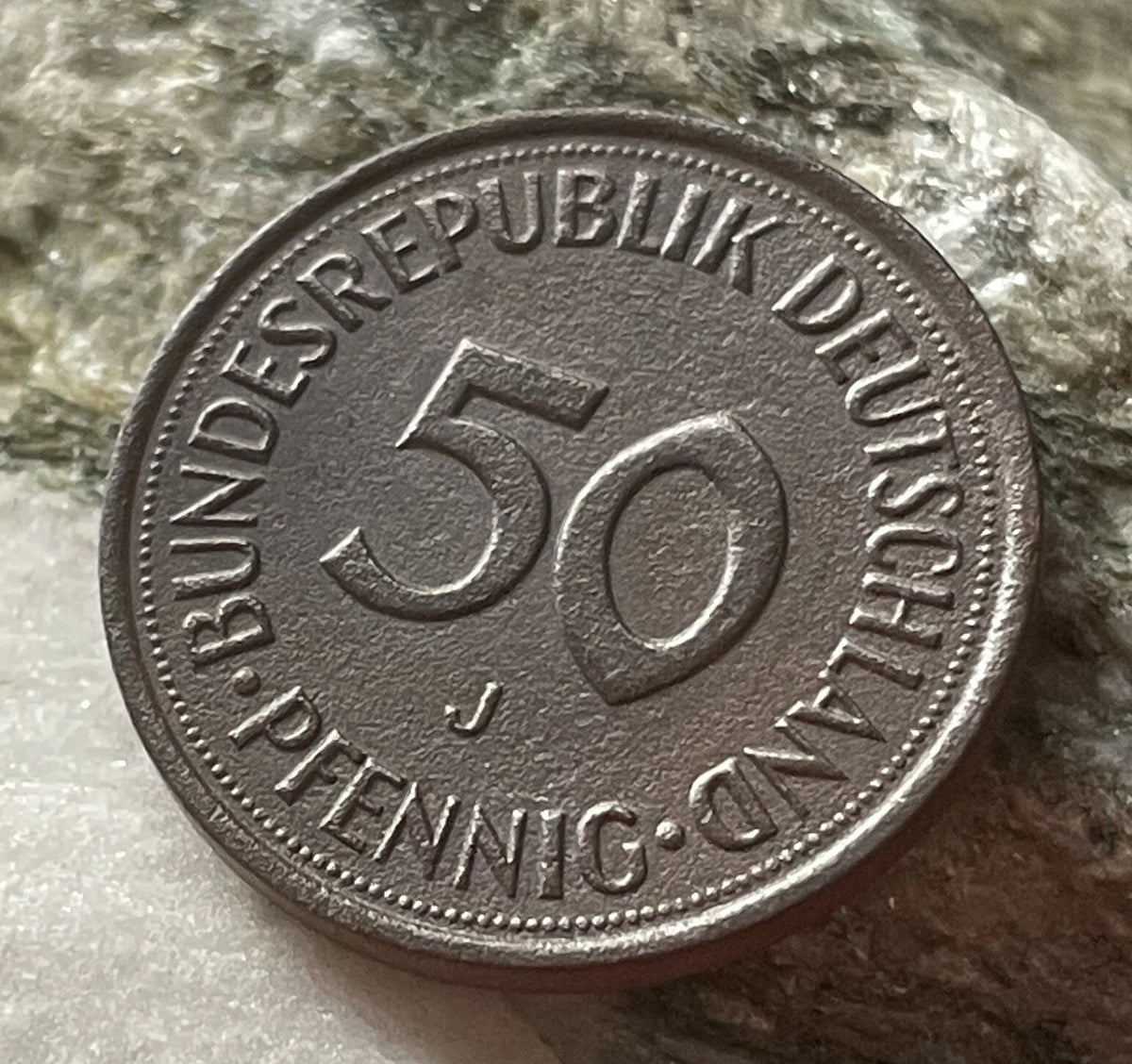 50 Pfennig 1990 J | Bundesrepublik Deutschland (BRD) | Eichenpflanzerin | Kupfer-Nickel Münze | schön