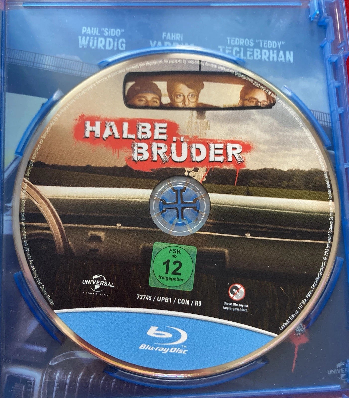Halbe Brüder – Blu-Ray Film (mit Sido, Fahri Yardim, Tedros Teclebrhan) / FSK 12 / Neuwertig