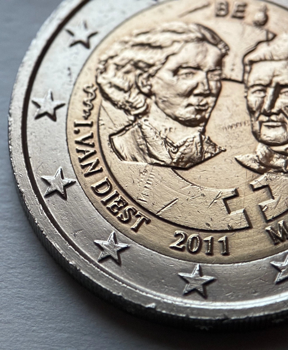 2 Euro 2011 | Belgien | 100 Jahre Frauenrechte | Isala Van Diest & Marie Popelin | Bi-Metall Gedenkmünze | Sehr schön