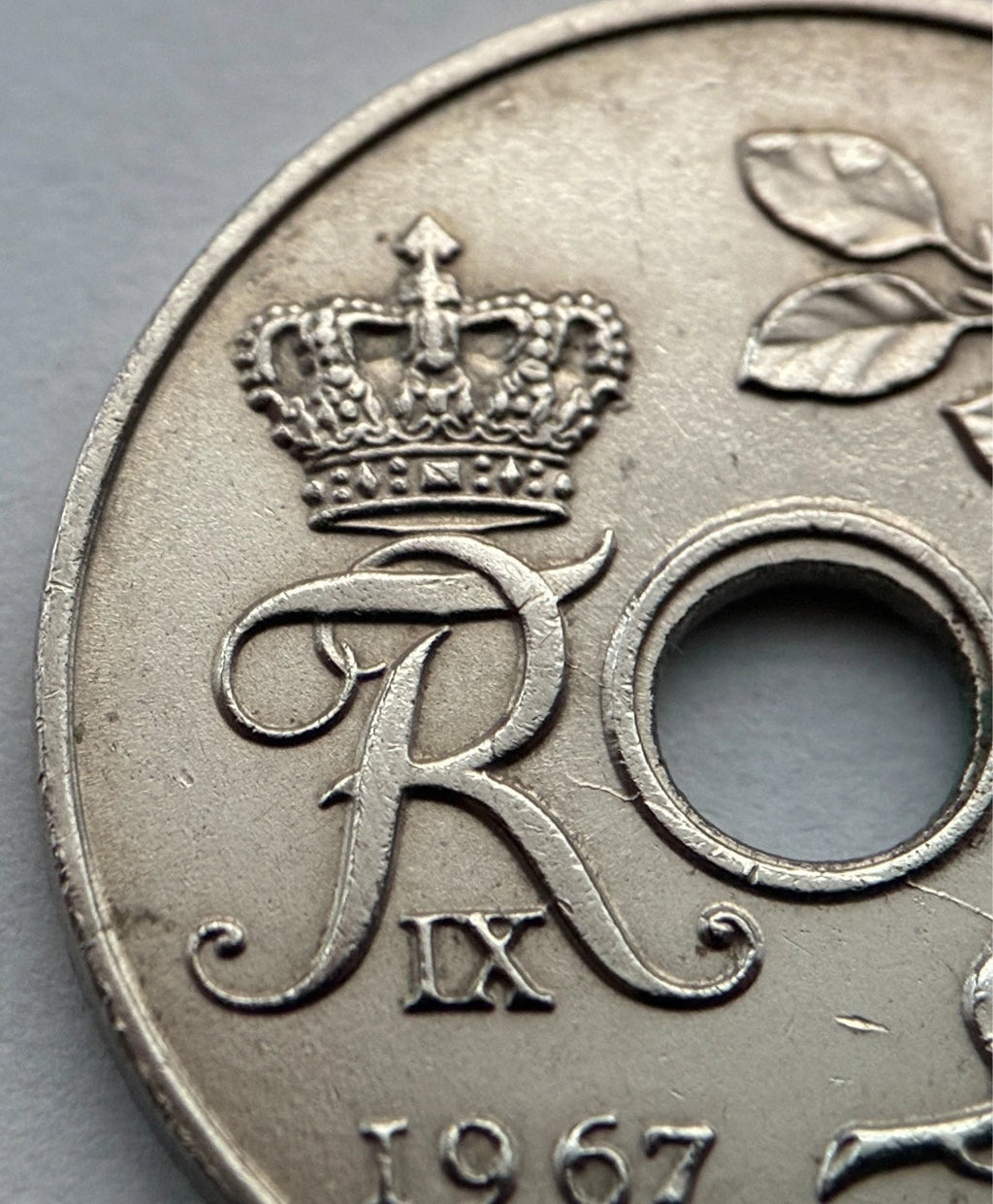 25 Øre 1967 | Dänemark | König Frederik IX. | Lochmünze | Kupfer-Nickel Münze | schön
