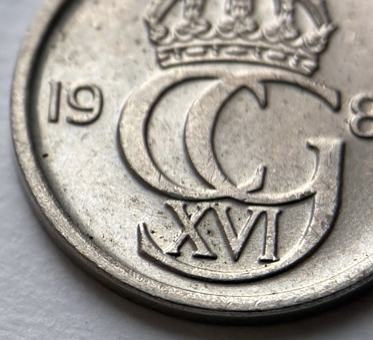 10 Öre 1986 | Schweden | Carl XVI. Gustaf Monogramm | Kupfer-Nickel Münze | schön