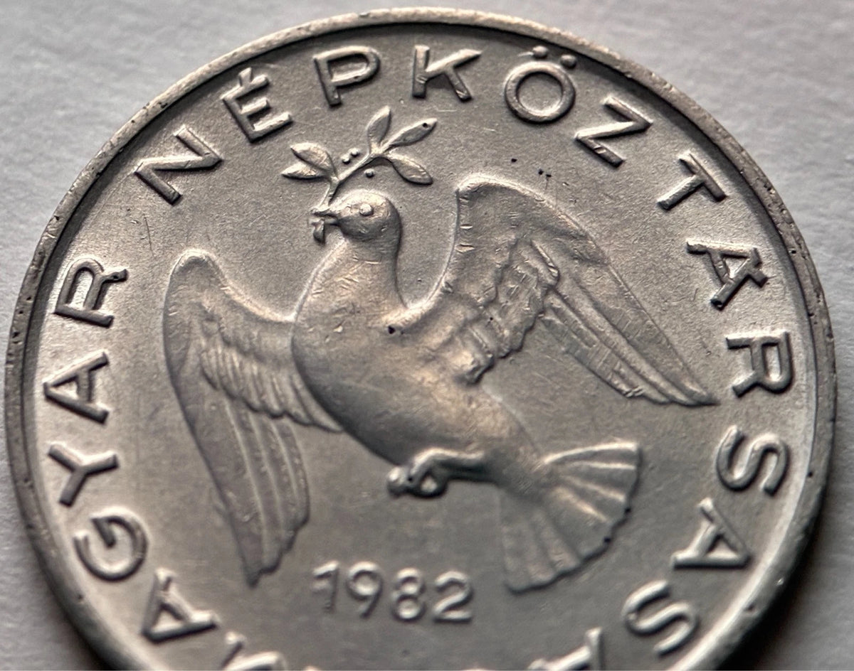 10 Fillér 1982 | Ungarn | Magyar Népköztársaság | Friedenstaube | Aluminium Münze