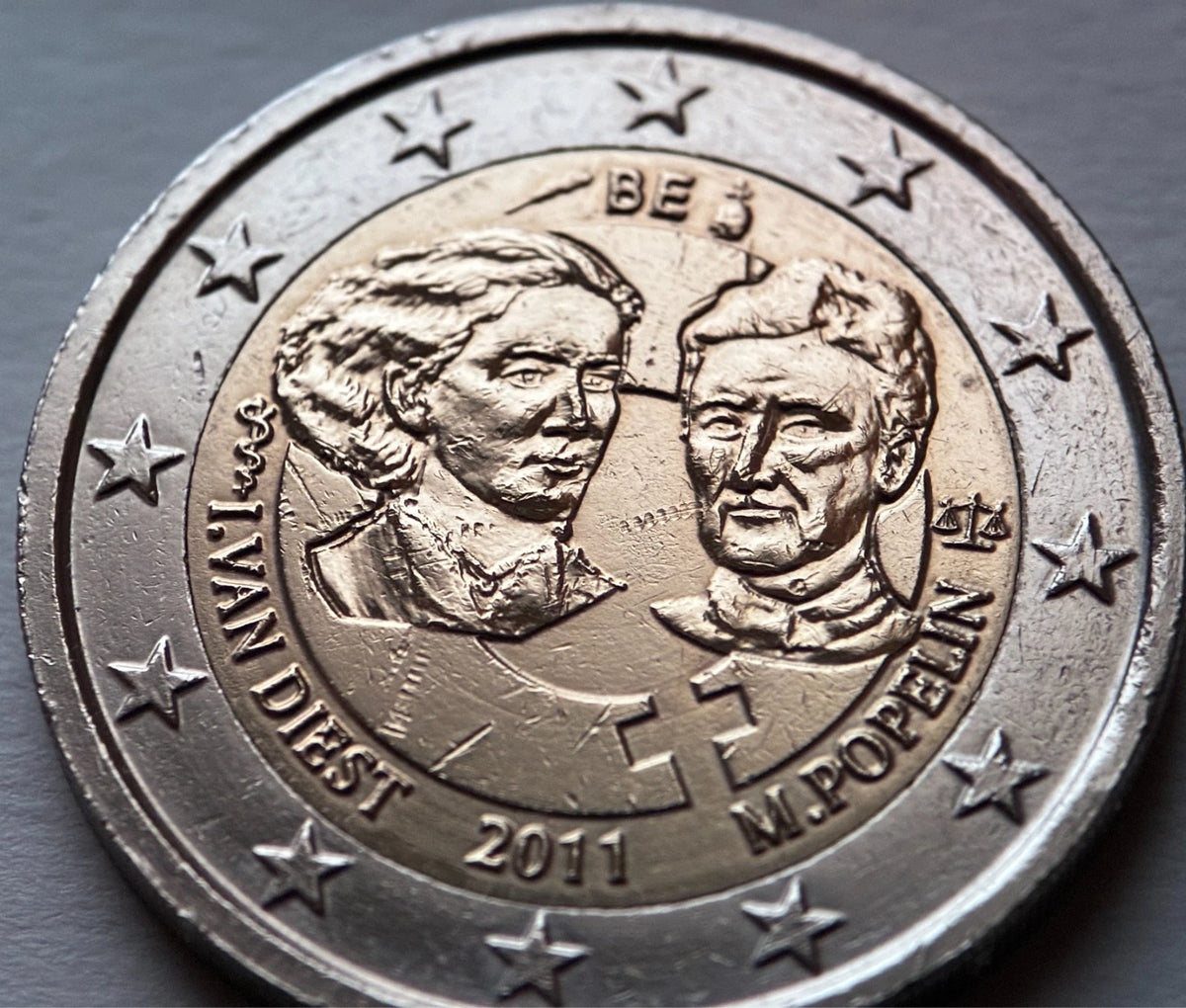 2 Euro 2011 | Belgien | 100 Jahre Frauenrechte | Isala Van Diest & Marie Popelin | Bi-Metall Gedenkmünze | Sehr schön