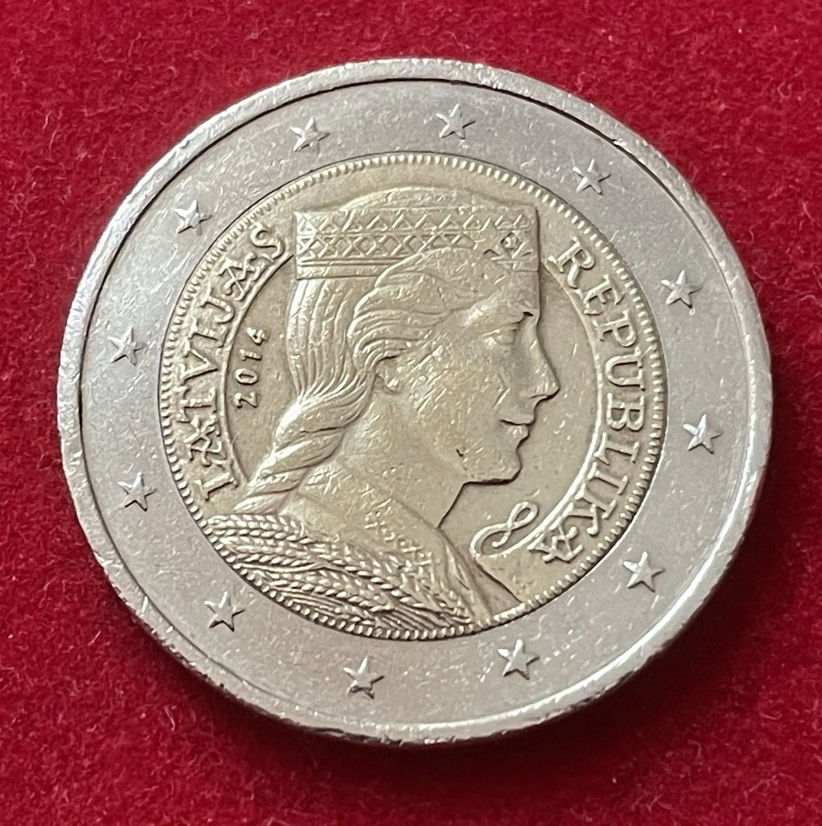 2 Euro 2014 | Lettland | Lettisches Trachtenmädchen | LATVIJAS REPUBLIKA | Bi-Metall Münze | schön