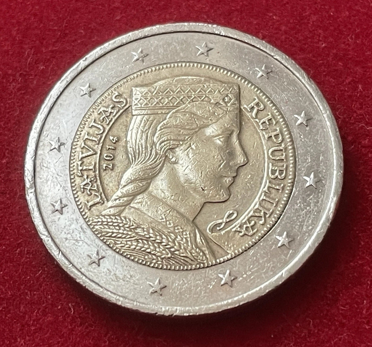 2 Euro 2014 | Lettland | Lettisches Trachtenmädchen | LATVIJAS REPUBLIKA | Bi-Metall Münze | schön