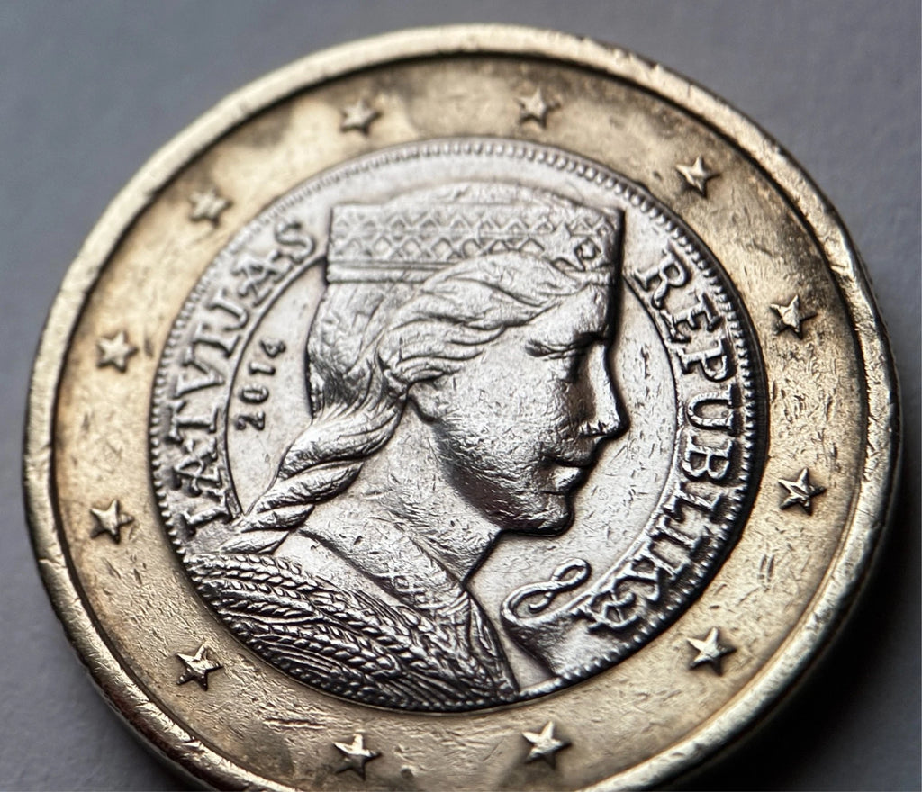 1 Euro 2014 | Lettland | "Milda" Trachtenmädchen | Bi-Metall Münze