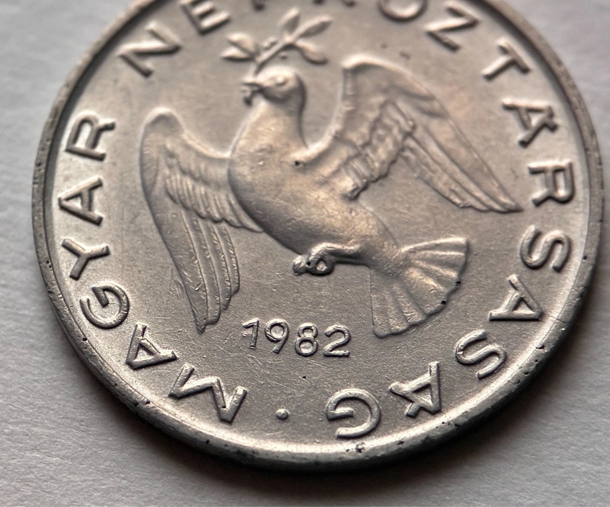 10 Fillér 1982 | Ungarn | Magyar Népköztársaság | Friedenstaube | Aluminium Münze