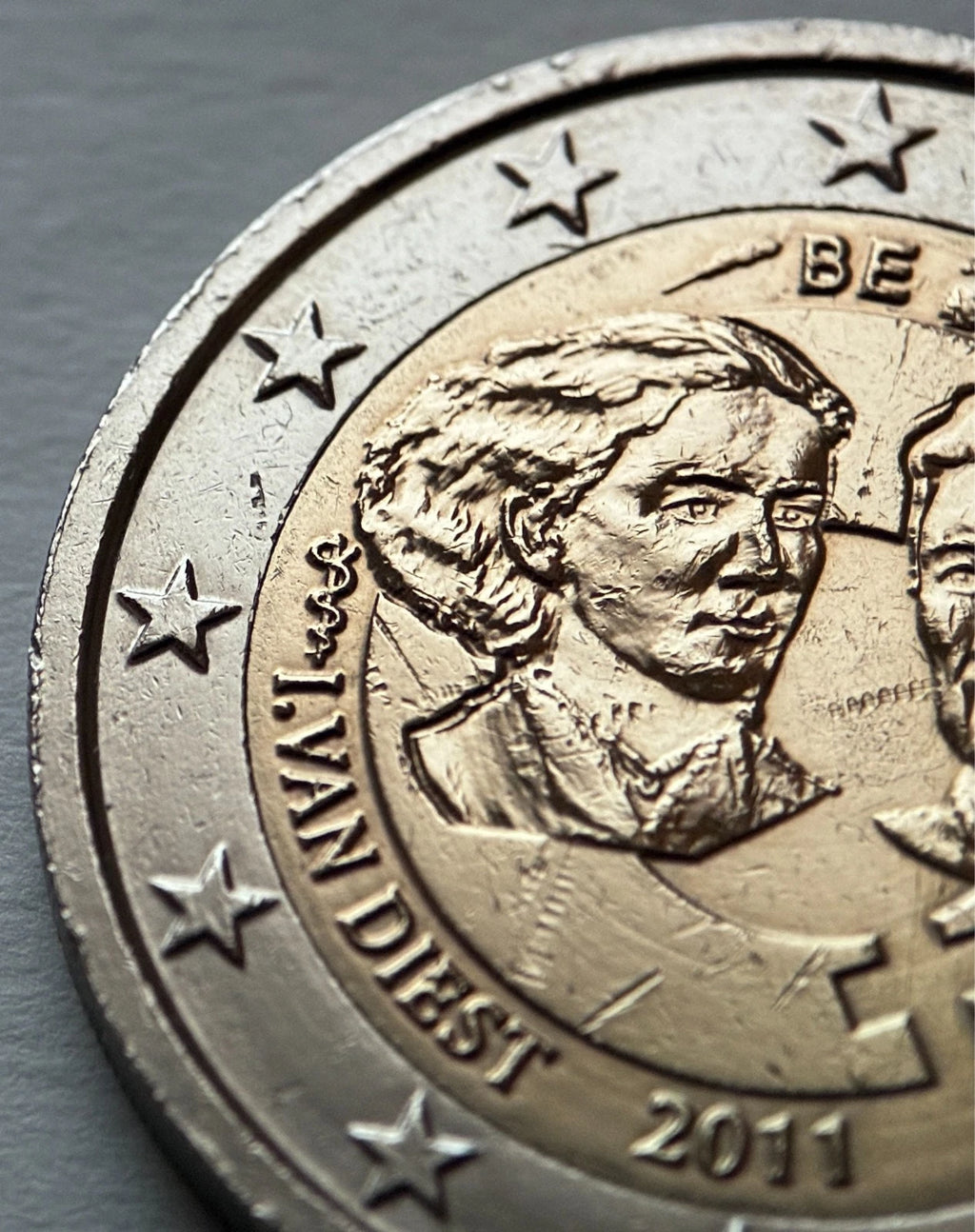 2 Euro 2011 | Belgien | 100 Jahre Frauenrechte | Isala Van Diest & Marie Popelin | Bi-Metall Gedenkmünze | Sehr schön