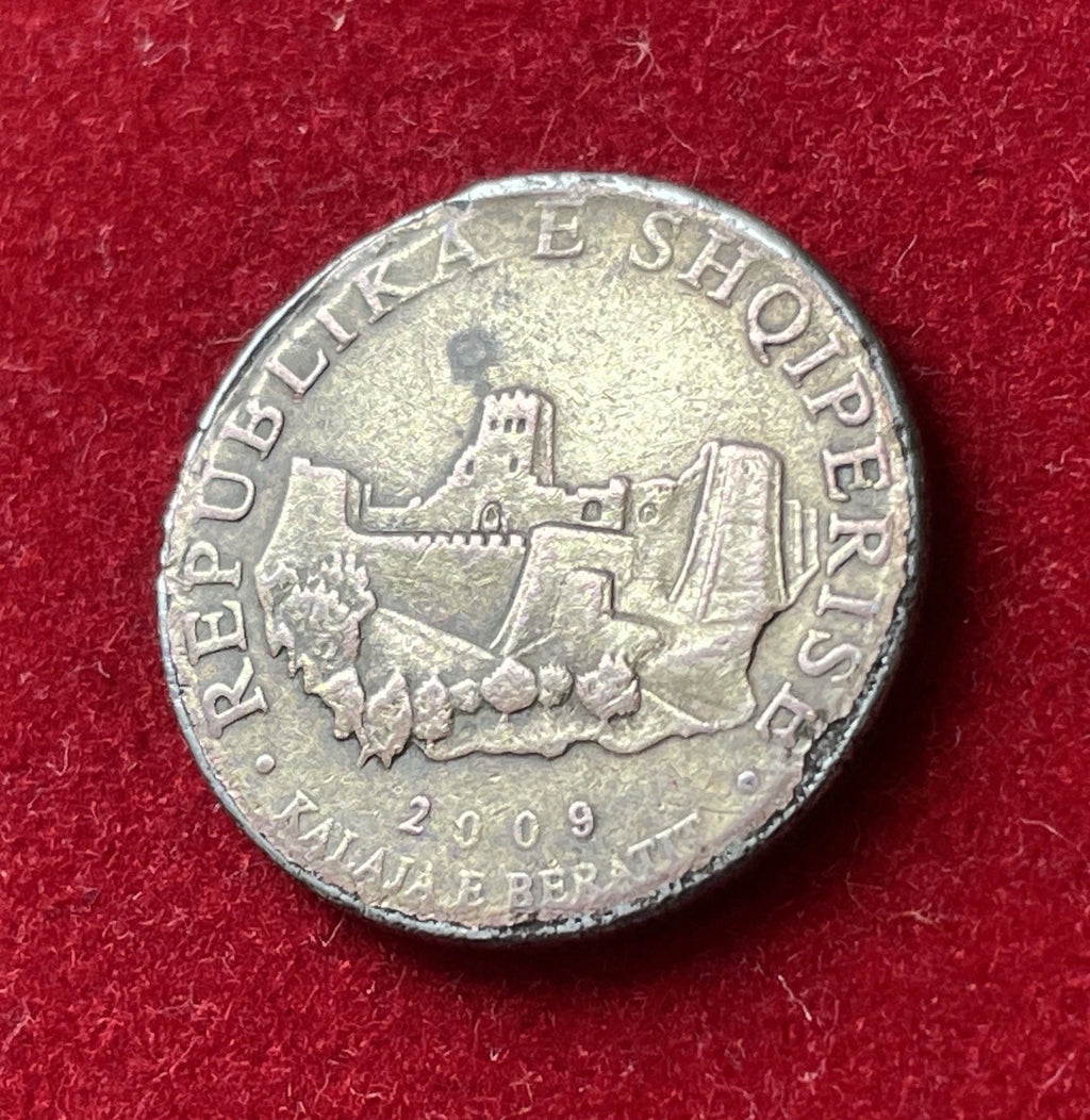 10 Lekë 2009 | Republik Albanien | Burg von Berat | Vermessingter Stahl Münze