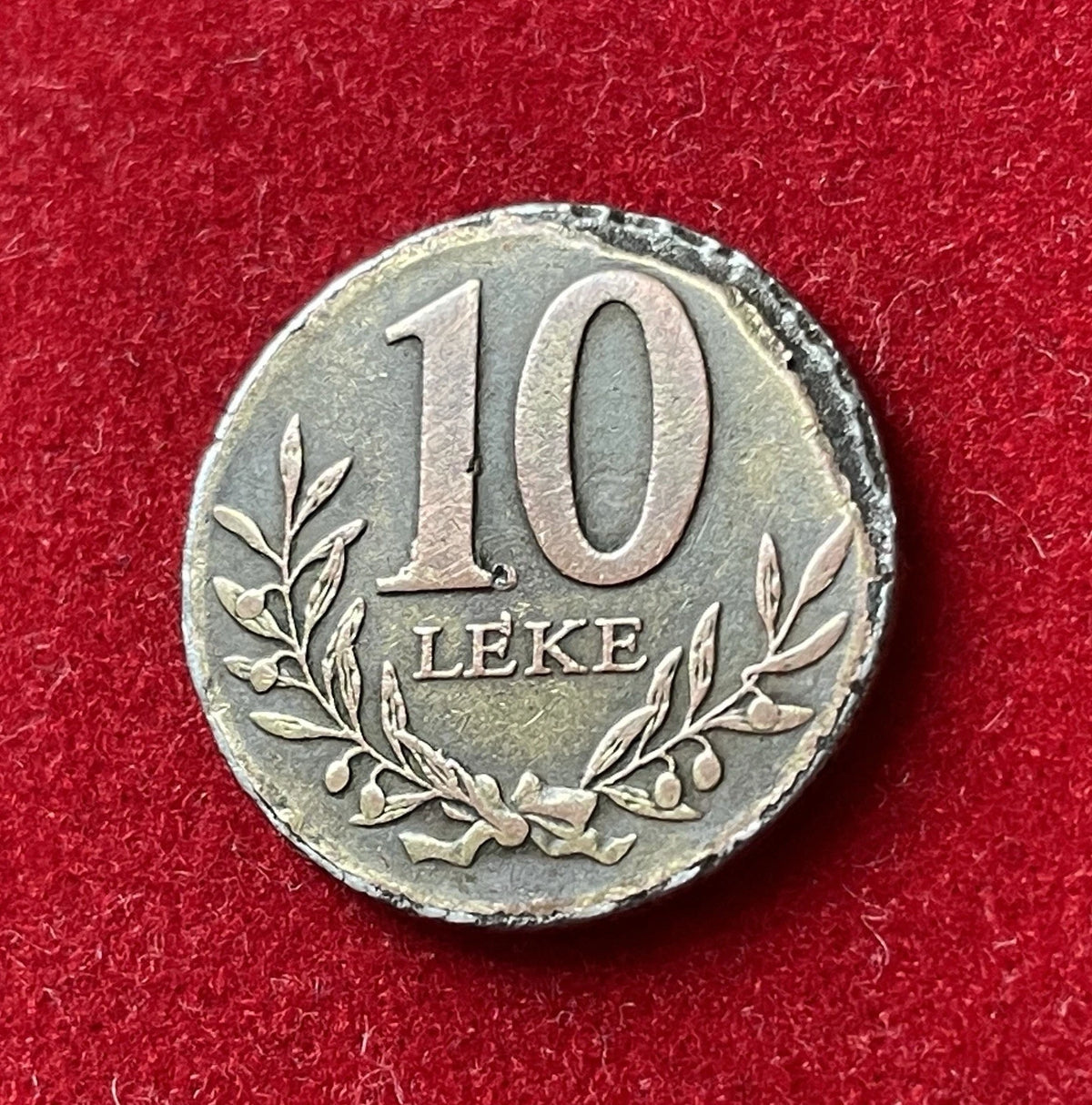 10 Lekë 2009 | Republik Albanien | Burg von Berat | Vermessingter Stahl Münze